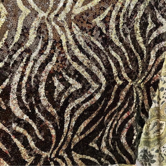 Citi Life Sequined Paisley Asymmetrical Hemline Sleeveless V-Neck Top Size L - Picture 7 of 8